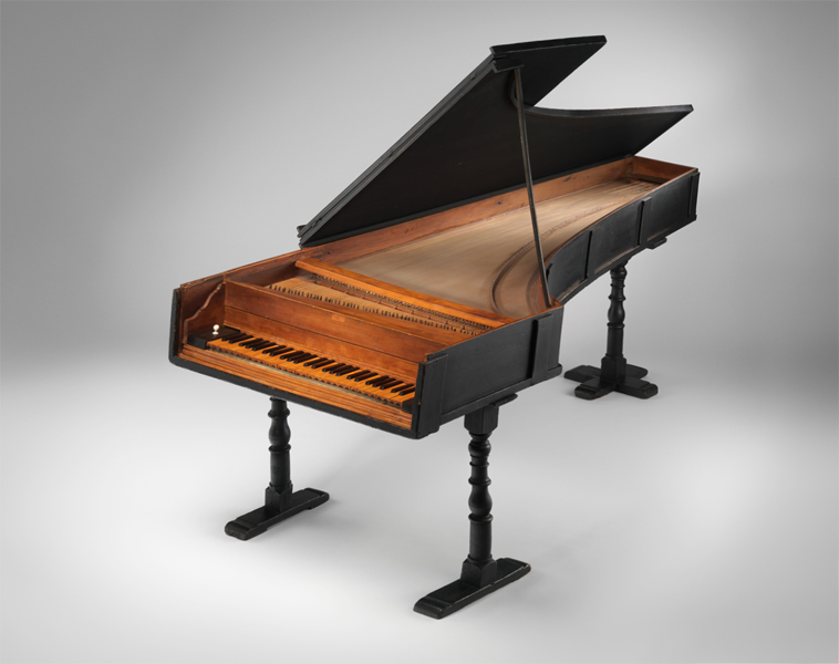 Одно из первых фортепиано Кристофори (1720)