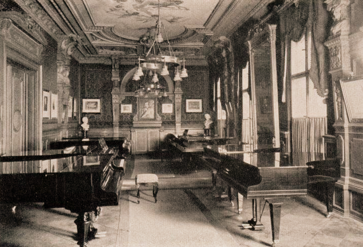 Выставочный холл К. Бехштейн в Берлине, 1910-е гг.