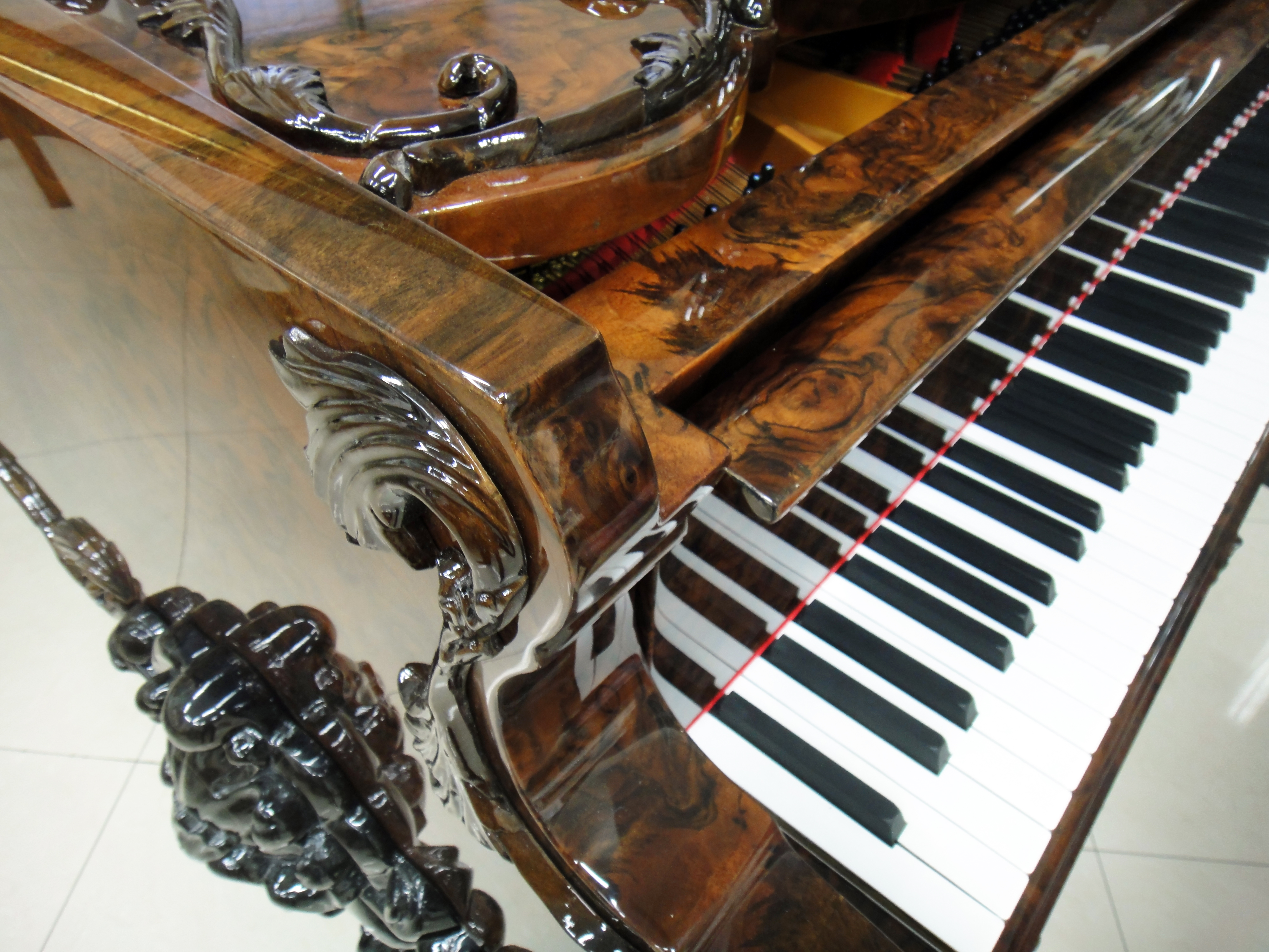 Рококо-рояль Стейнвей Луи XV